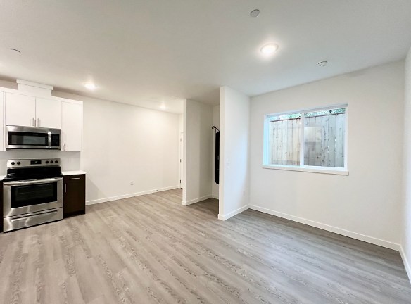 1 MONTH FREE RENT! Brand New Modern Units In N. Tabor Neighborhood Apartments - Portland, OR