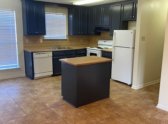 8070 Ned Ave unit 8070-10 - Baton Rouge, LA