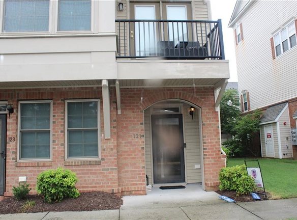 121 Zenith Loop - Newport News, VA