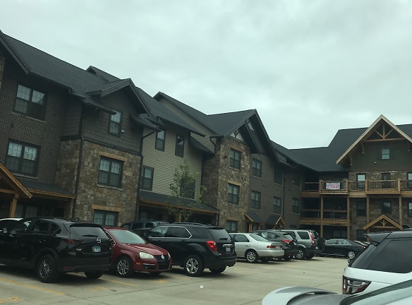 The Lodge On Willow Apartments - Normal, IL