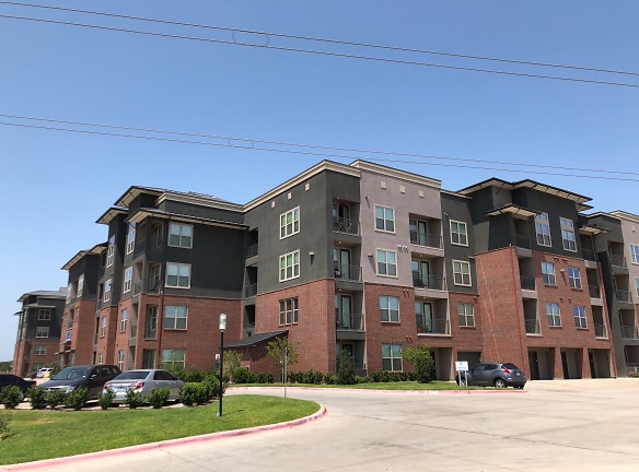 The Flats At Frankford Station Apartments - Carrollton, TX