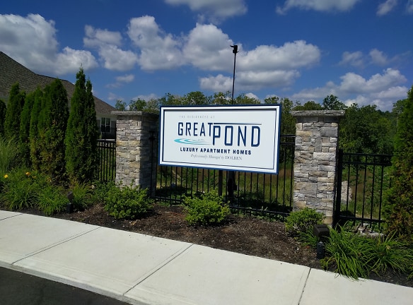 The Residences At Great Pond Apartments - Randolph, MA