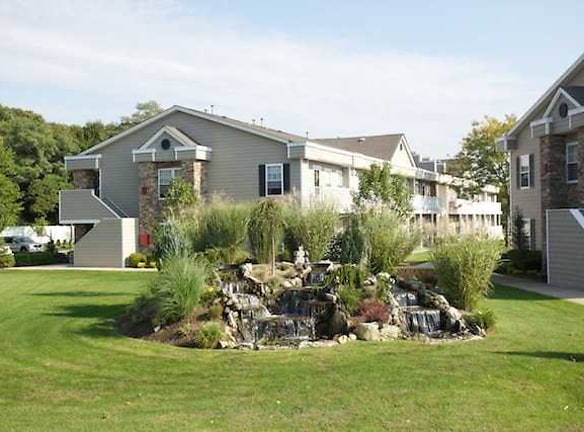 Fairfield Lakeside At Moriches Apartments - Moriches, NY