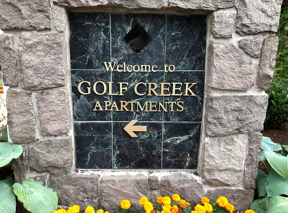 Golf Greek Apartments - Portland, OR