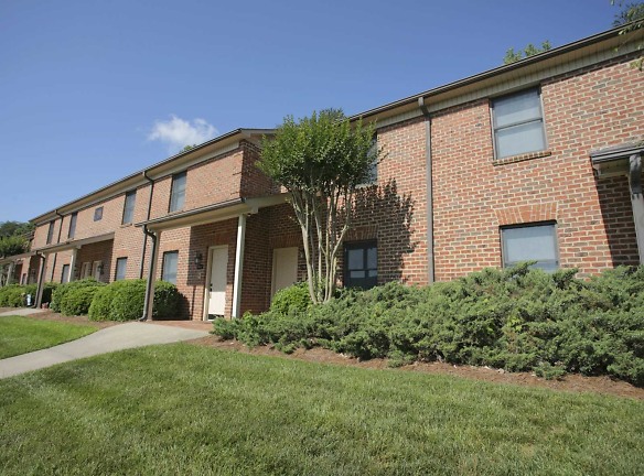 Kerner Mill Townhomes Apartments - Kernersville, NC