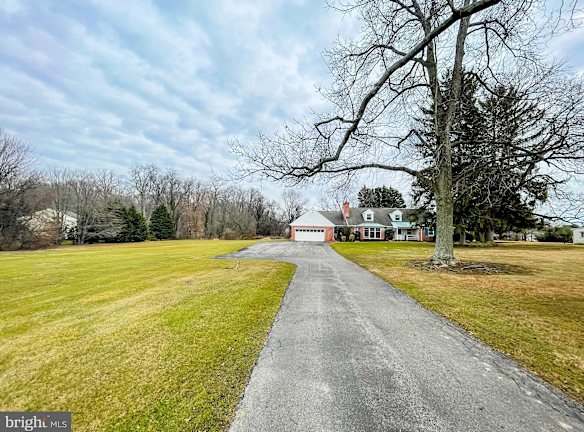 2111 Veale Rd - Wilmington, DE