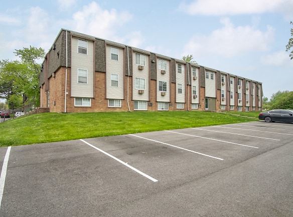 Point Place Apartments - Toledo, OH