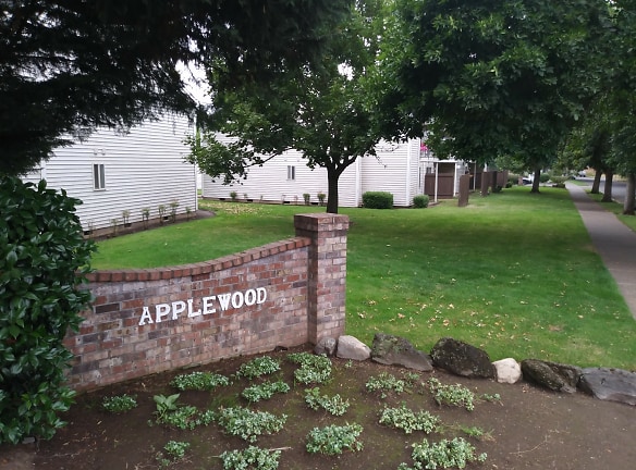 Applewood Apartments - Eugene, OR