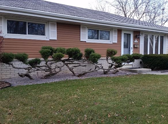 15050 Knoll Terrace - Menomonee Falls, WI