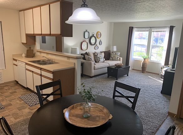 The Lakes At Ashton Village Apartments - Ashville, OH