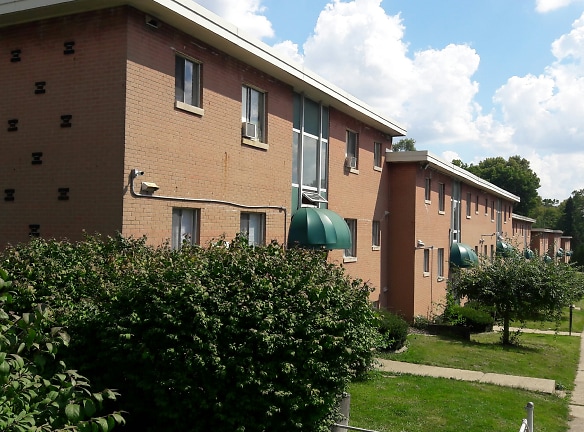 Parkway Terrace Apartments - Indianapolis, IN