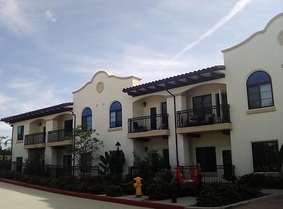 Pacifica Senior Living Oceanside Apartments - Oceanside, CA