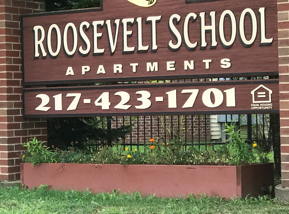 Roosevelt School Apartments - Decatur, IL