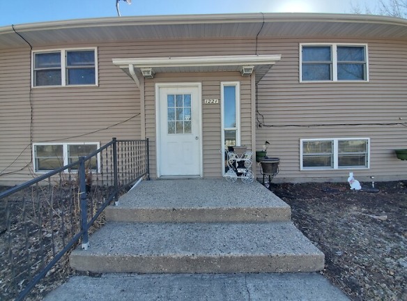 1221 S 15th St unit 4 - Grand Forks, ND