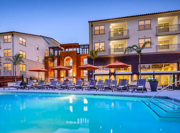 Reata Oakbrook Village Apartments - Laguna Hills, CA