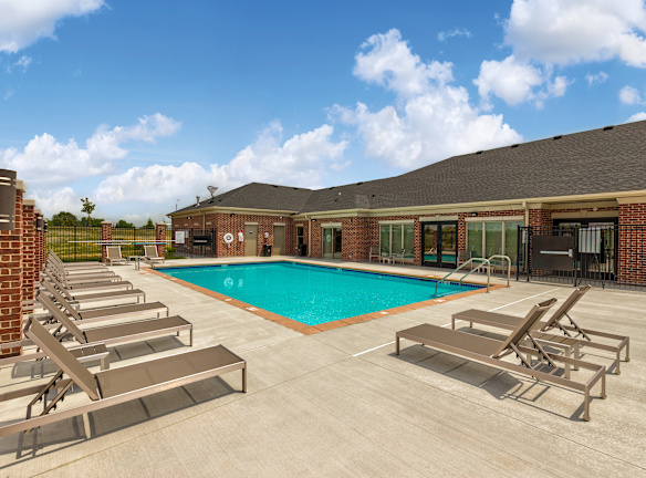 1400 SE Bishop Dr - Waukee, IA