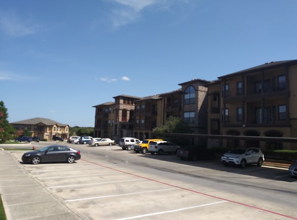 Mira Loma Apartment Homes - Live Oak, TX