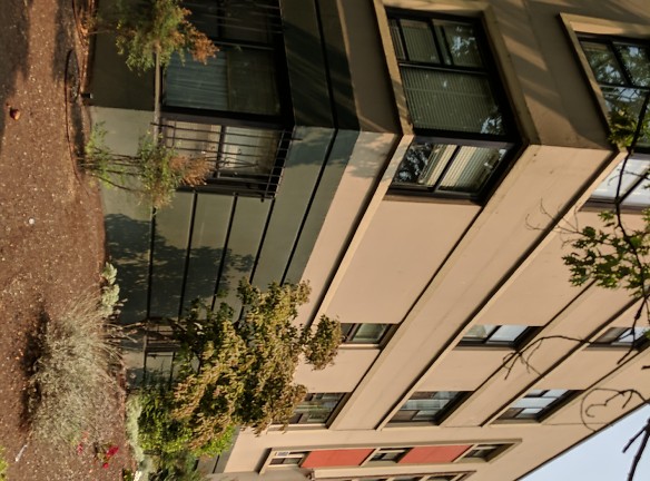 Bay Ridge Court Apartments - Seattle, WA
