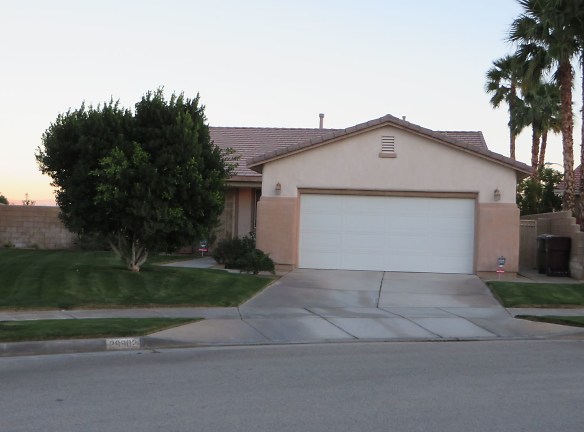 29902 Calle Colina - Cathedral City, CA