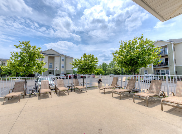 The Club At Chandler Crossings - Lease By The Bedroom Apartments - East Lansing, MI