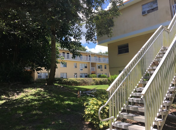 Riverside Village Apartments - Cocoa, FL