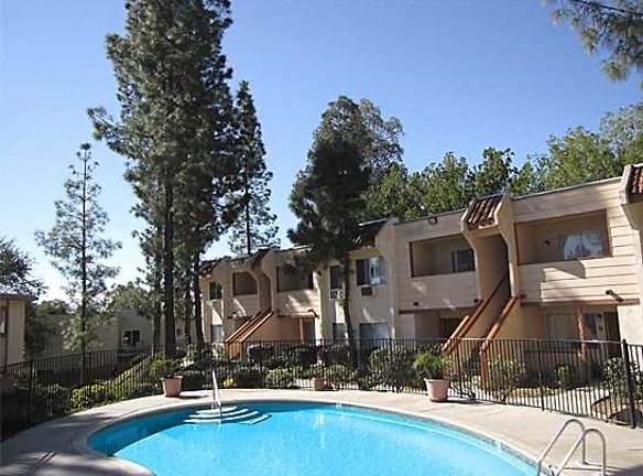Pine View Apartment Homes - Fallbrook, CA