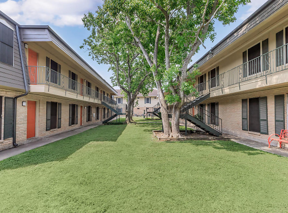 Alameda Apartments - Corpus Christi, TX