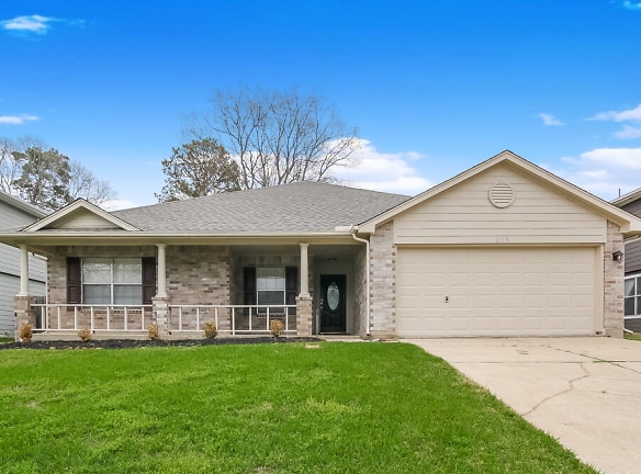 279 Indian Falls S - Montgomery, TX