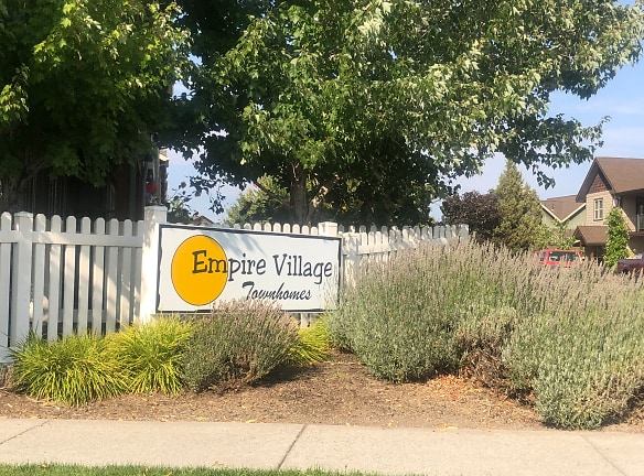 Empire Village Townhouses Apartments - Bend, OR