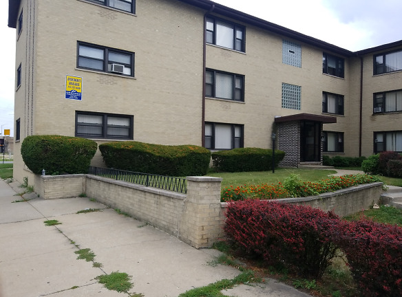 Tocal Management Calumet Heights Neighborhood Apartments - Chicago, IL