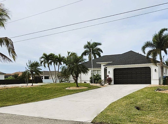 1024 NW 33rd Pl - Cape Coral, FL