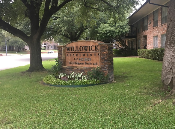 Willowick Apartments - Fort Worth, TX