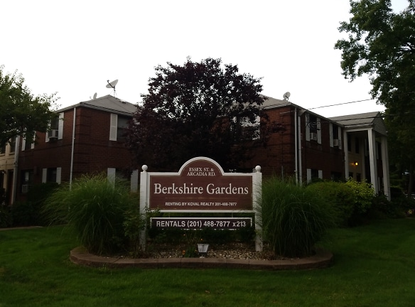 Berkshire Gardens Apartments - Hackensack, NJ