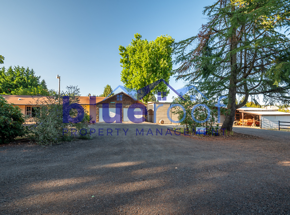 13451 SW Country Ln - Sherwood, OR