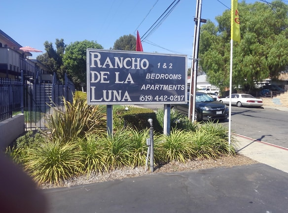Rancho De La Luna Apartments - El Cajon, CA