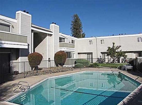 Cottage Bay Apartments - Sacramento, CA