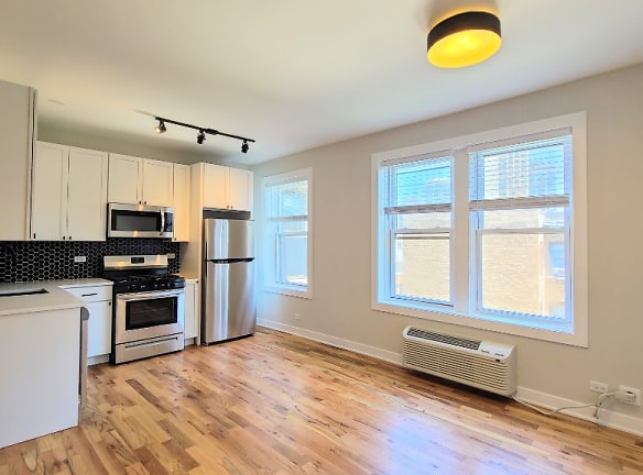656 W Wrightwood Ave unit CL-312 - Chicago, IL