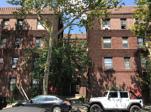 84-53 Dana Court Apartments - Middle Village, NY