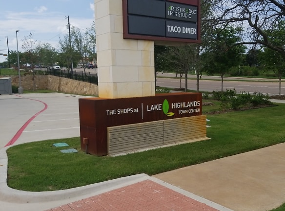 Lake Highlands Town Center Apartments - Dallas, TX