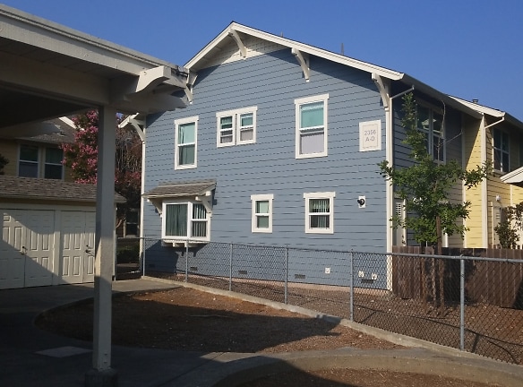 Gray's Meadow Apartments - Santa Rosa, CA