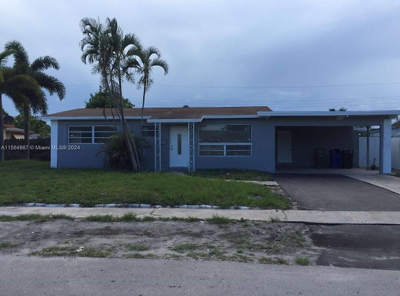 651 SW 30th Ave - Fort Lauderdale, FL
