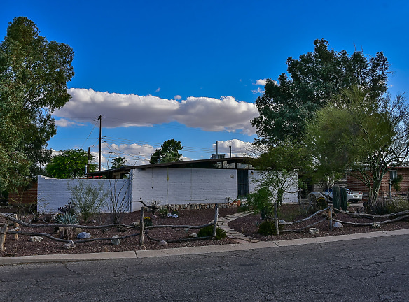 7450 E Calle Sinaloa - Tucson, AZ