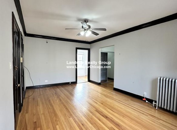 4402 N Rockwell St - Chicago, IL