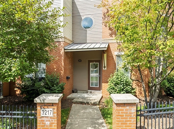 3217 Euclid Heights Blvd - Cleveland Heights, OH