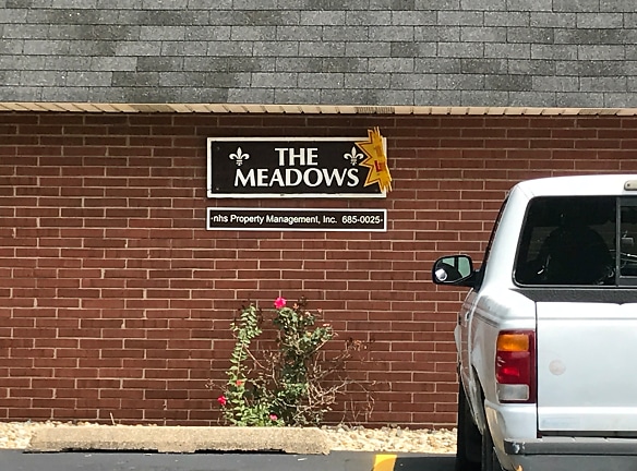 Meadows Apartments - East Peoria, IL