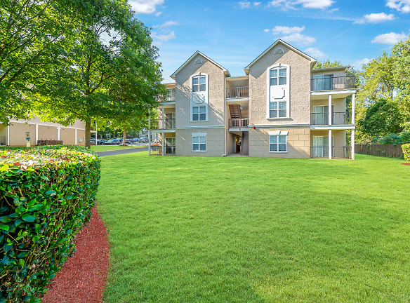 Crown Point Luxury Apartments - Concord, NC