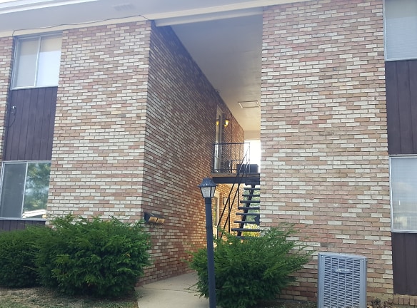 Ranchwood Apartments - Mansfield, OH