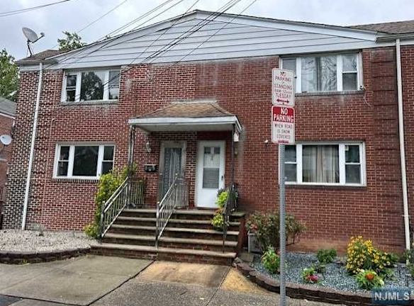 178 Tuxedo Pkwy unit 2 - Newark, NJ