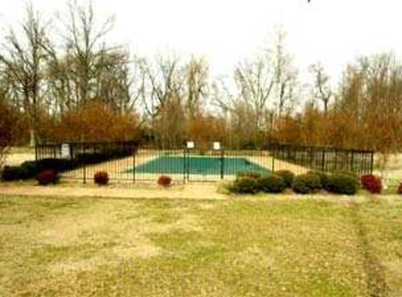 Carriage House Apartments - Forrest City, AR