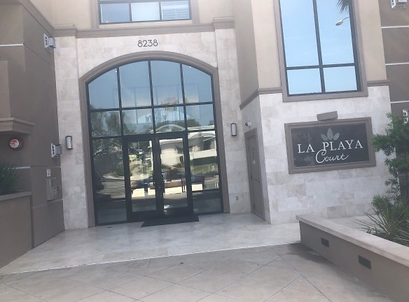 La Playa Court Apartments - Playa Del Rey, CA